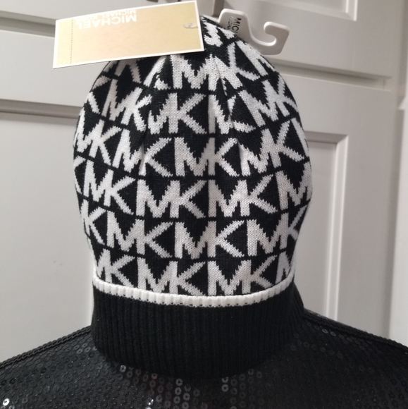 NWT! MICHAEL KORS BLACK & WHITE CUFF KNIT HAT WOMEN'S BEANIE MK LOGO - Picture 4 of 6